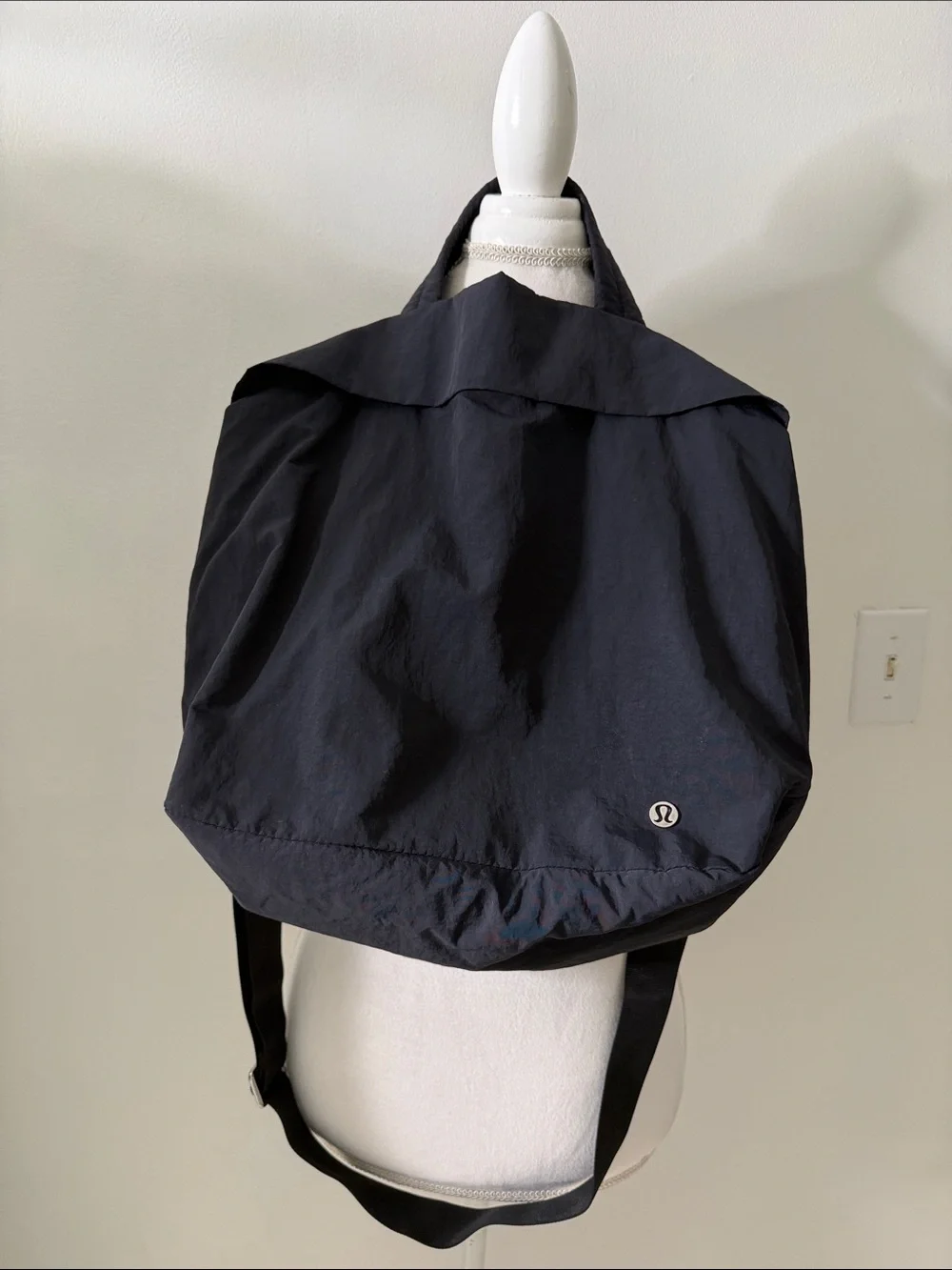 lululemon side cinch shopper bag black Lululemon - Brandclub